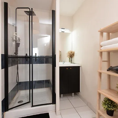 T2 Climatise - Ac - Terrasse Et Parking Prive - 5 Min Airport & Airbus *